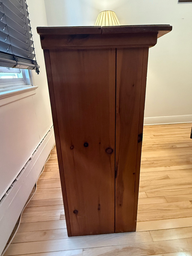commode en bois  dans Commodes et armoires  à Ville de Québec - Image 3