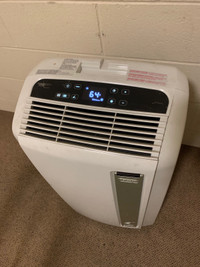 Delonghi portable air conditioner/ heater dehumidifier 