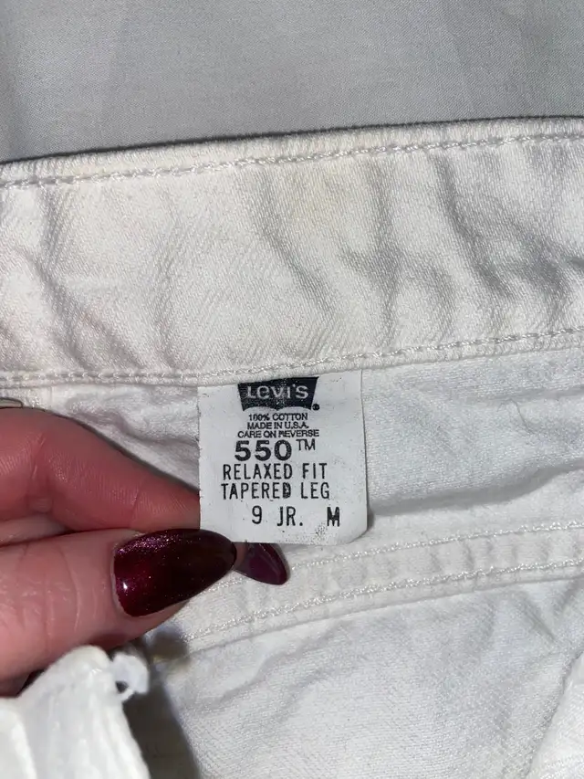 White Levi's 550 Jeans in Women's - Bottoms in Hamilton - Image 3