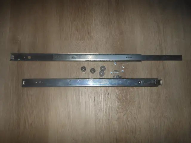 Sliding Door Tracks in Windows, Doors & Trim in City of Montréal - Image 3