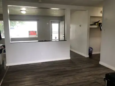 Spacious 3 bedroom 1 bathroom single detached garage fully fenced yard for rent 1600 month ready Dec...