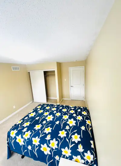Furnished Private Bedroom - Kanata South Looking for Female Tenant in family house (smoke free pet f...