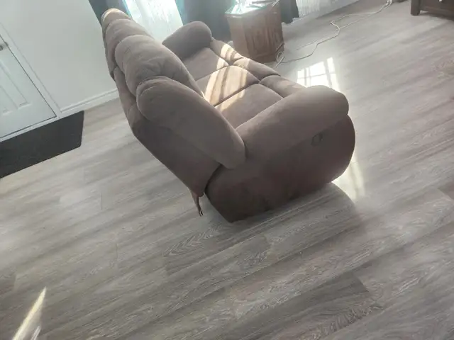 Causeuse in Couches & Futons in Trois-Rivières - Image 3