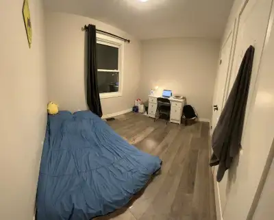 Sharing Room Available