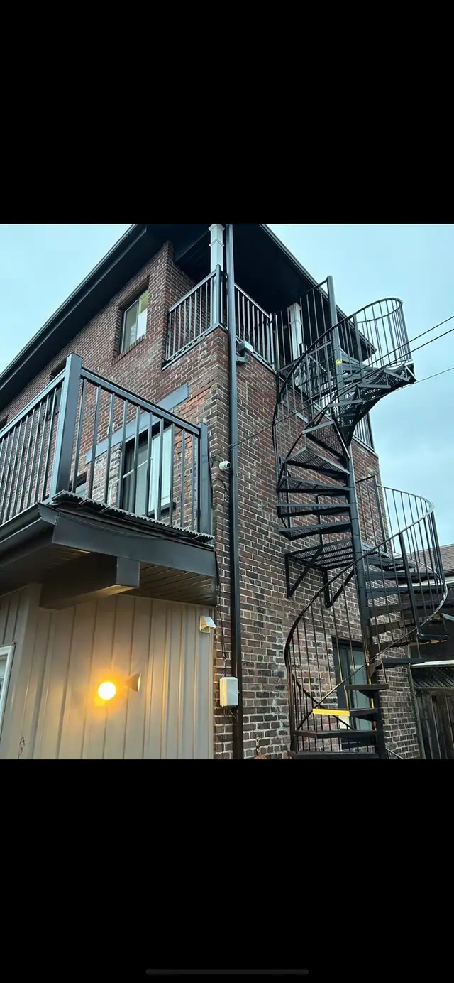 Downtown center master bathroom for rent  in Long Term Rentals in City of Toronto - Image 3