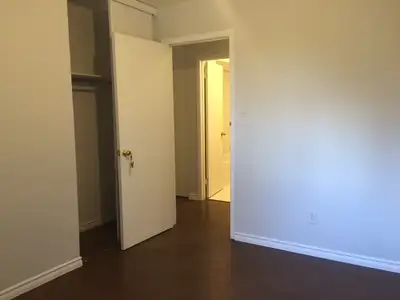 Ideal for single Male professionals - Looking for responsible, quiet, working adult to live in a bri...