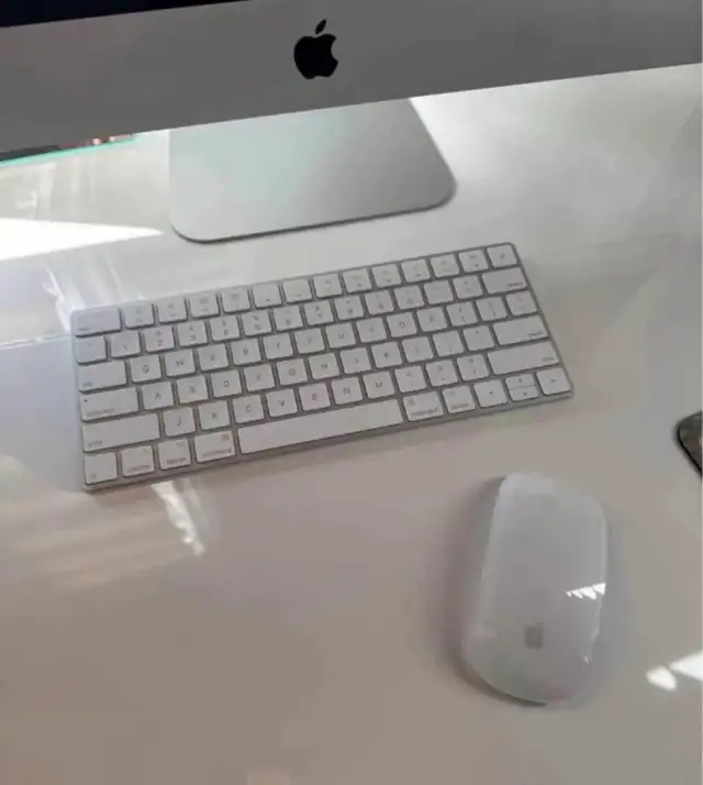 Apple IMac 27” in Desktop Computers in Laval / North Shore - Image 4
