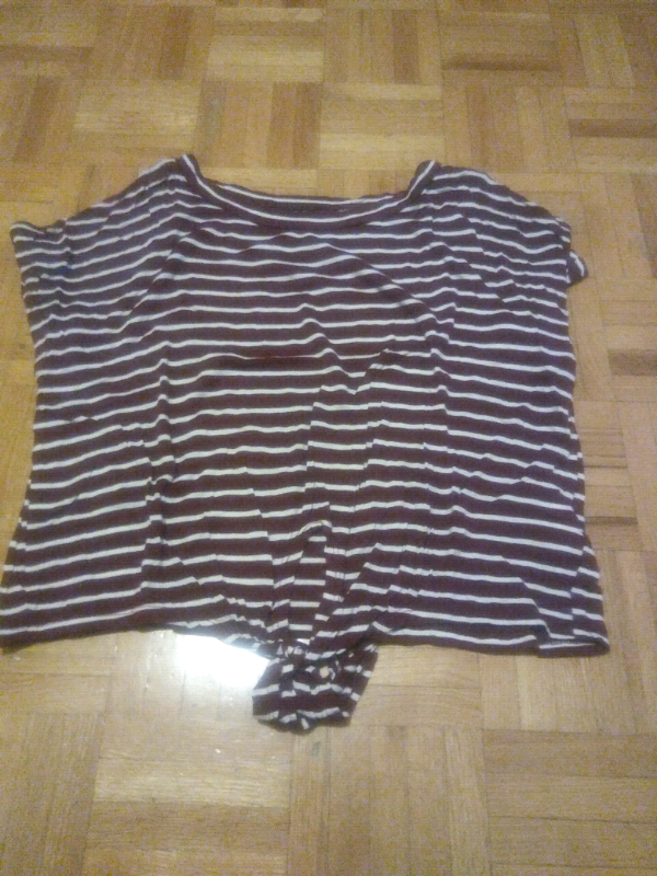 Lot de vêtements jeune fille small in Multi-item in Longueuil / South Shore - Image 3