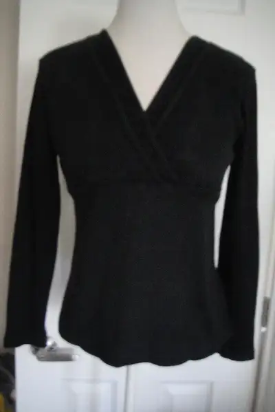 Women THYME maternity stretchy top size S/P, View more