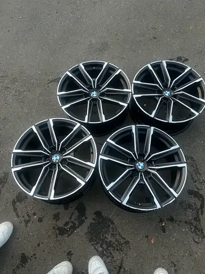 Selling my Barely used OEM bmw rims don’t need them anymore because I got a new set Asking $900 OBO...
