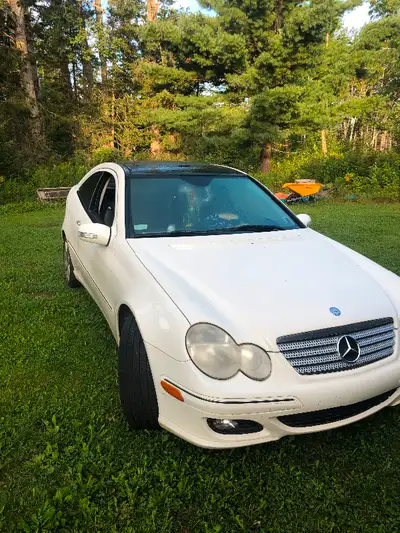 2005 MERCEDES C230 KOMPRESSOR COUPE WITH PANORAMIC SUNROOF