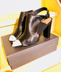 A peep-toe sandal Vince Camuto Heel Height 90mm leather black 9M
