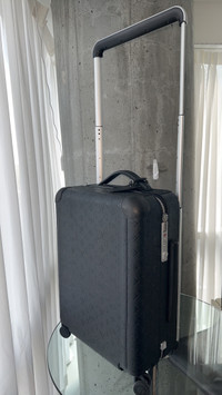Louis Vuitton black carry on suitcase horizon 55