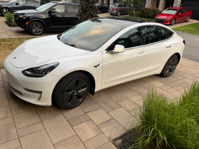 2019 Tesla model 3 - Standard range 