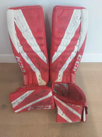 CCM Extreme Flex 4 Goalie Pads 31+1, Blocker and Glove, View more