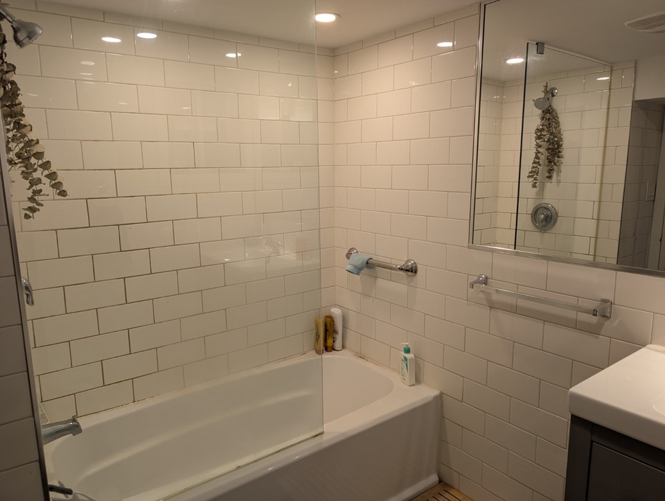 Amazing Harbord Village Bright Basement 5