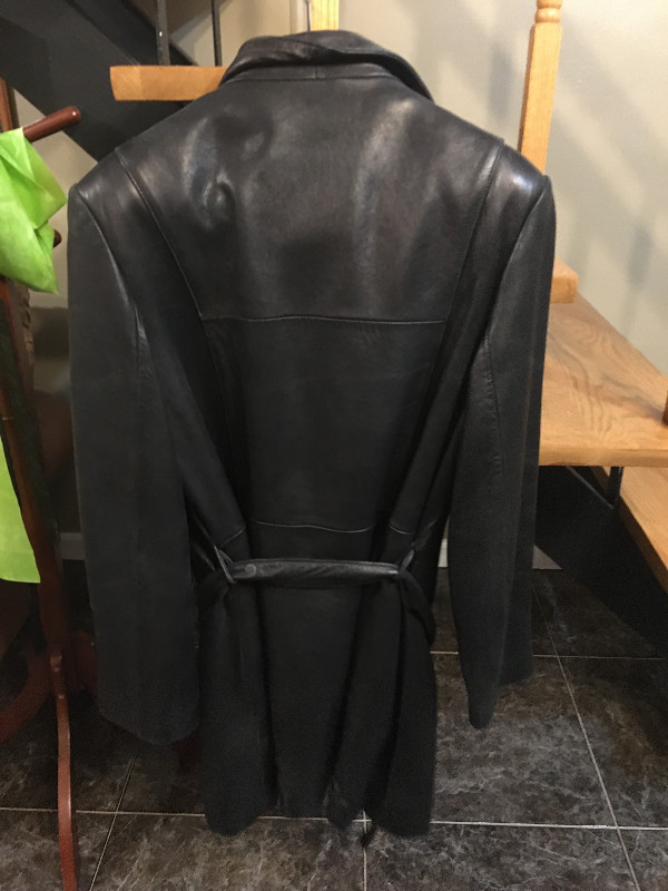 Daniel Leather jacket dans Femmes - Hauts et vêtements d'extérieur  à Ville de Montréal - Image 2