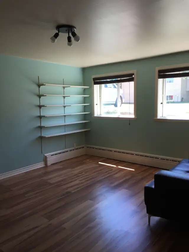 Grand 1 1/2 à deux pas de l'université Laval