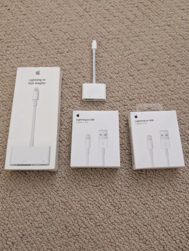 Apple Lightning cables/adapter. Lightning to USB/Light-VGA/HDMI64357849518337120
