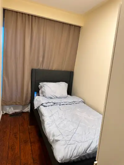 1 private small room for rent ladies only I'm offering a well-maintained room for rent available , s...