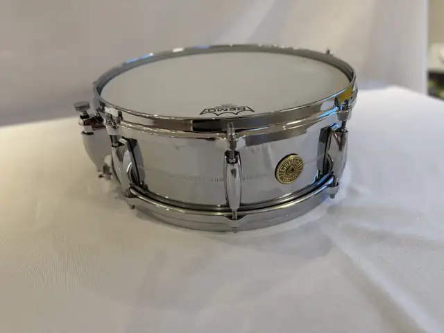 Like New! Gretsch USA Custom Chrome Over Brass 5x14" Snare in Drums & Percussion in Hamilton - Image 7