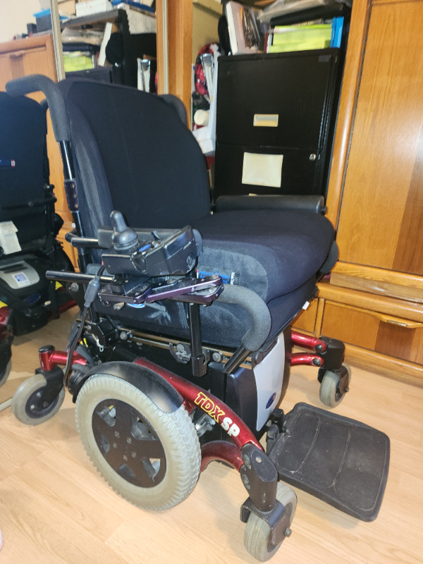 Like new electric wheelchair in Health & Special Needs in Thunder Bay - Image 4