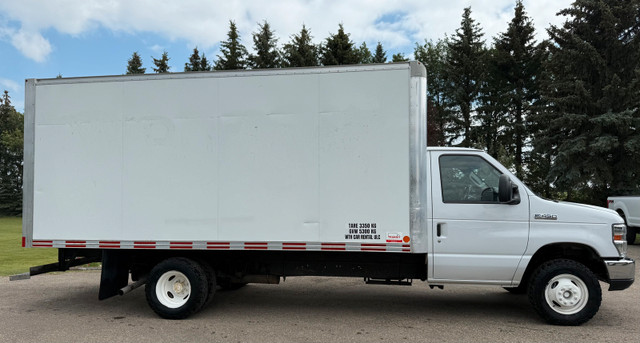 2019 Ford E-450  CUBE VAN 16 FOOT BOX, PULL OUT RAMP in Cars & Trucks in Edmonton - Image 4