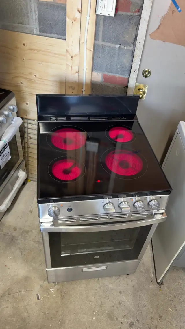 24” GE Stainless steel stove  in Stoves, Ovens & Ranges in City of Toronto - Image 3