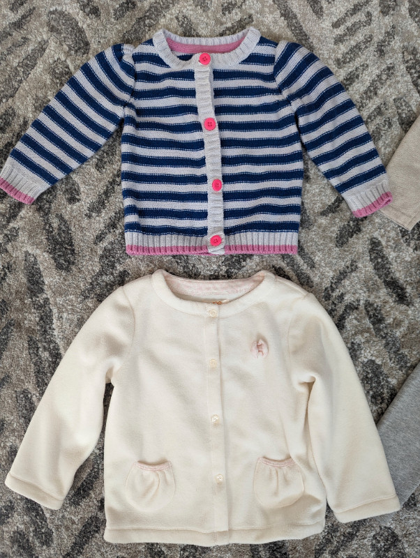 Toddler Girls 4 Sweater Bundle in Clothing - 18-24 Months in Winnipeg - Image 2