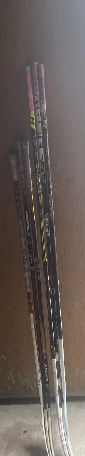 hockey stick in Hockey in Winnipeg - Image 2