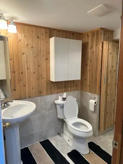 Beautiful and stylish2 Bedroom basement with separate Entrance