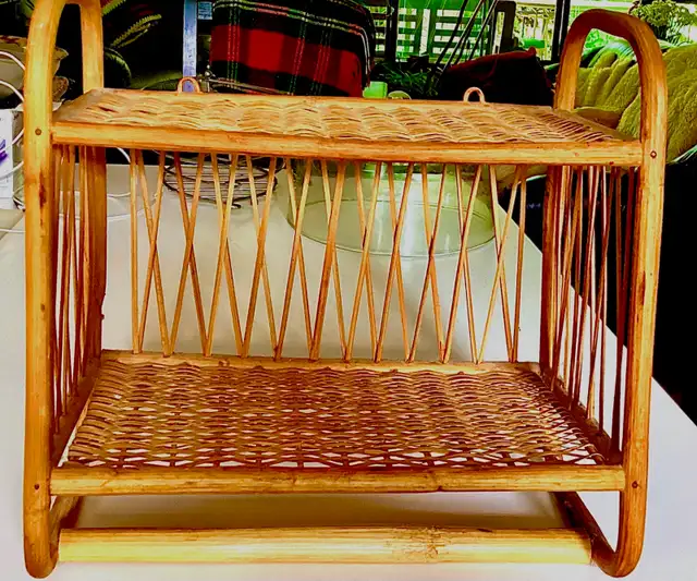 Wicker Rattan Wall Shelf With Towel Bar in Home Décor & Accents in Markham / York Region - Image 4