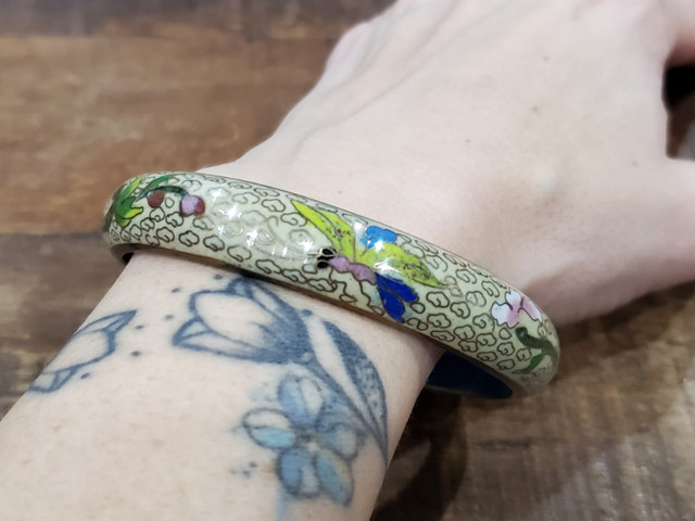 Vintage Cloisonne Enamel &amp; Brass Asian Butterflies Bracelet in Arts & Collectibles in Edmonton - Image 3