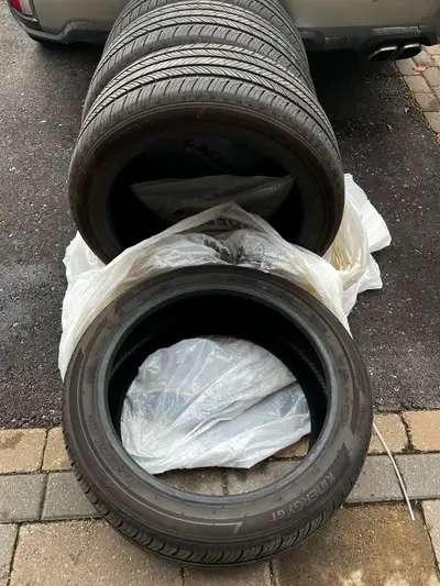 Almost new Hankook Kinergy GT Tires 225/45R18 225 / 45 R 18 All season Tires Approximately 3000km on...