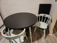 Table  with 4 chairs