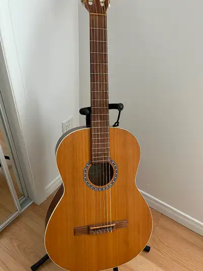 Guitare Godin classique, View more