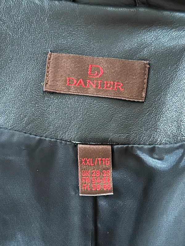 Danier Ladies Leather Coat.”NEW PRICE “ in Women's - Tops & Outerwear in Kingston - Image 4