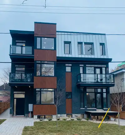 Studio Apartment – Heart of Westboro!