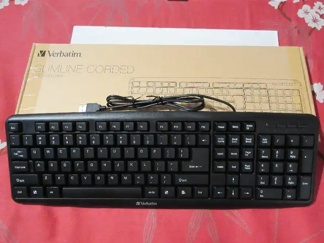 Clavier souris USB avec/sans fil Bluetooth in Other in City of Montréal - Image 4