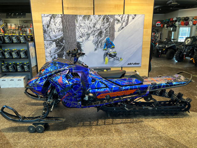 2023 skidoo summit  in Snowmobiles in St. Albert - Image 2