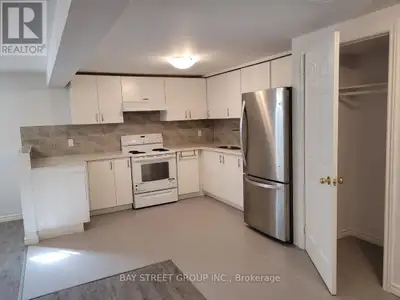 Baifield and Hanmer in BARRIE***Bright and Spacious 2 bedroom For Rent* Great Location*Easy Hwy Acce...