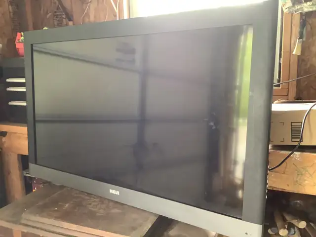RCA 46" LCD TV in TVs in Gatineau - Image 6
