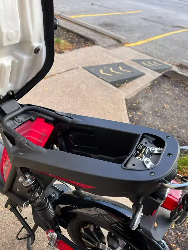 Lightweight EMMO Urban T2 Red | $350 OFF | Up to 100km in eBike in Mississauga / Peel Region - Image 6