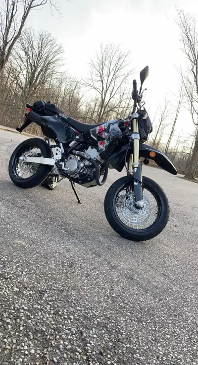 Bike only has 1600km basically brand new. The bike is bone stock no modifications. I purchased this...