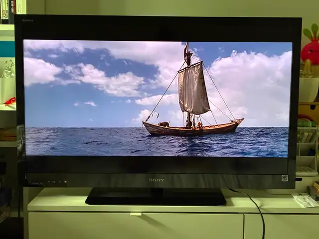 USED - 40 inch Sony Bravia LCD TV in TVs in Ottawa - Image 4