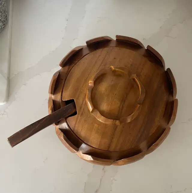 Vintage Mid Century Hand Carved Monkey Pod Wood Lotus Tureen Set in Kitchen & Dining Wares in Markham / York Region - Image 4