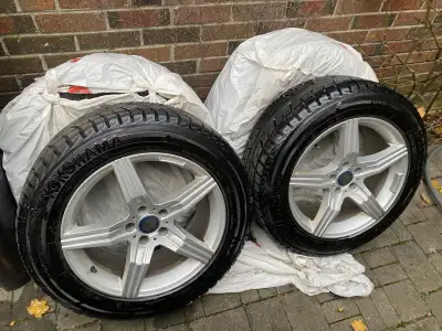 Selling a set of 4 Yokohama Ice Guard winter tires on Mercedes rims, all in excellent condition Size...