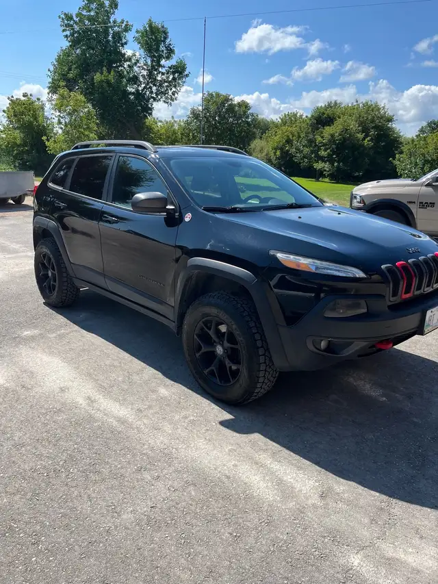 2017 Jeep Cherokee Trailhawk562911384333209603