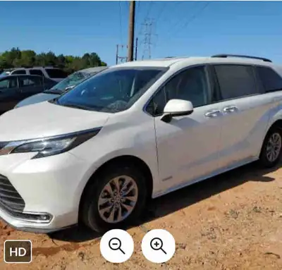Hi i am looking 3rd row seat of Toyota sienna 2021 hybrid xle . If any one have please call or text...