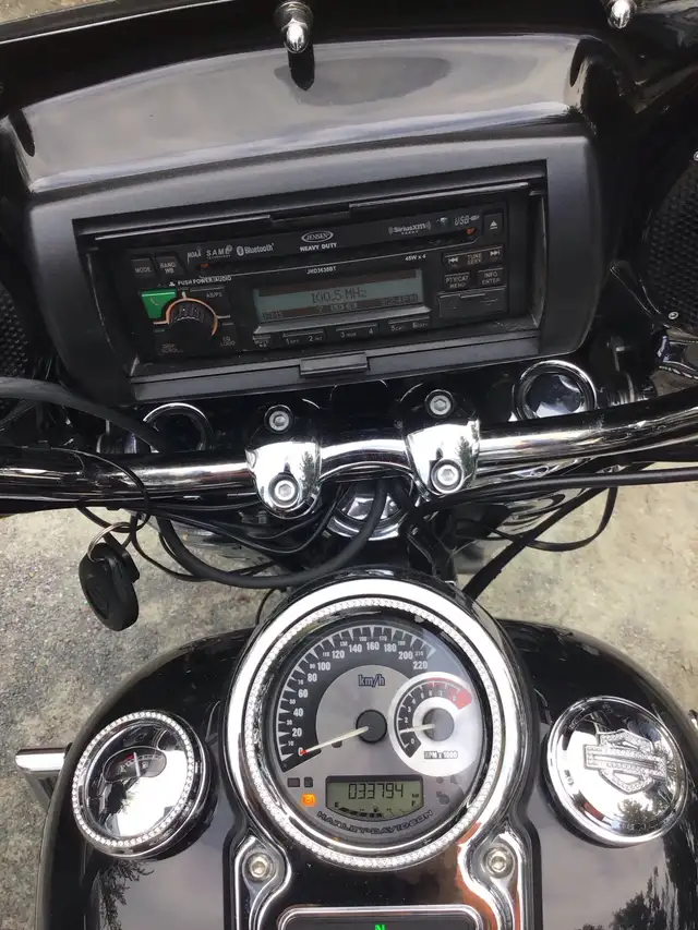 2012 Harley Davidson FLD Dyna Switchback in Street, Cruisers & Choppers in Sudbury - Image 6
